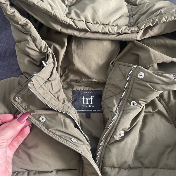 Green Puffy Jacket , ideal for snow - Picture 3 of 5